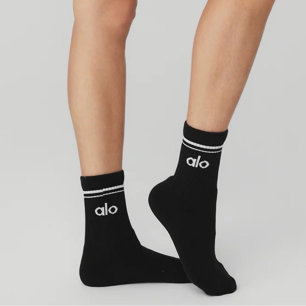 NWT ALO Unisex throwback  Sock
size medium